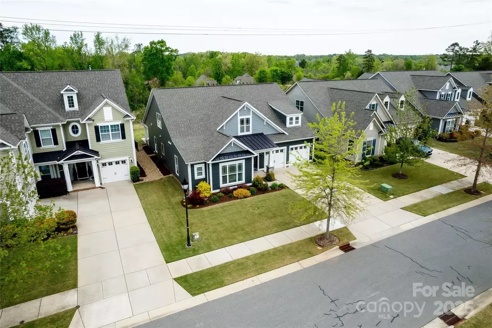 View/Area - 18721 Dumbarton Oaks Dr, Cornelius, NC 28031 photo 2 of 2