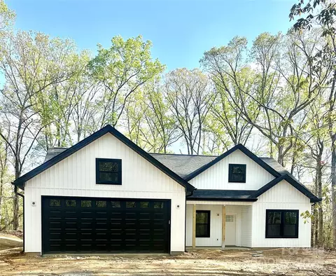 210 Carolina 1000 Dr #1000(&999), Troy, NC 27371