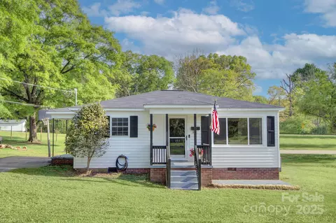 103 Moore Ave, Mount Holly, NC 28120