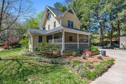 9 Celia Pl, Asheville, NC 28801