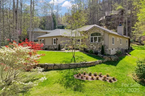 300 Sanctuary Dr, Waynesville, NC 28786