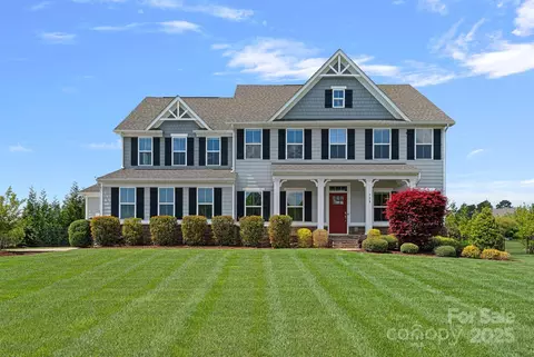 708 Brookmeade Dr, Waxhaw, NC 28173