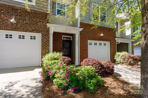 3246 Yarmouth Ln, Gastonia, NC 28056