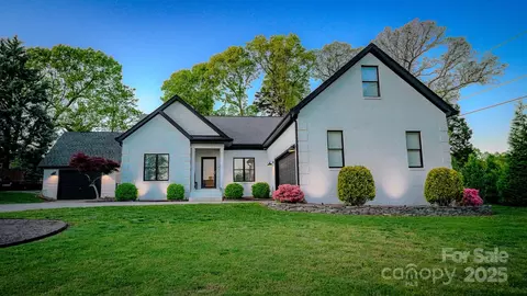 8271 Camelia Ln, Denver, NC 28037