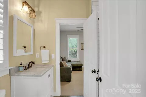 Bath - 140 Parkview St, Davidson, NC 28036 photo 4 of 4