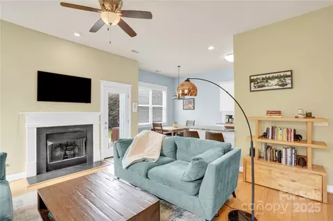 Living - 140 Parkview St, Davidson, NC 28036 photo 2 of 2