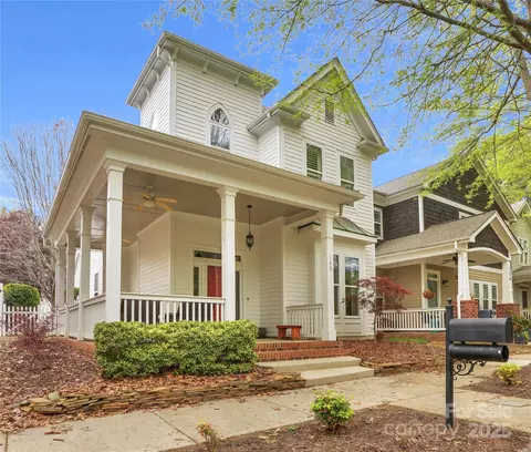 Exterior - 140 Parkview St, Davidson, NC 28036 photo 2 of 4