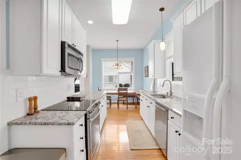 Kitchen - 140 Parkview St, Davidson, NC 28036 photo 1 of 2