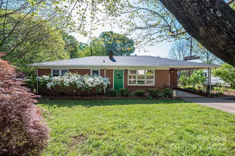 821 Mark St, Belmont, NC 28012
