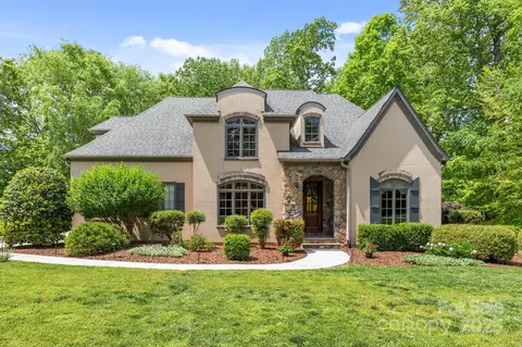 914 Elizabeth Ln, Matthews, NC 28105