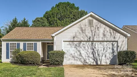 1807 Oakdale Green Dr, Charlotte, NC 28216