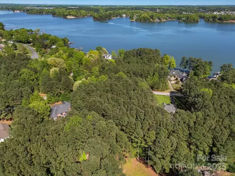 5387 Commodore Pl, Clover, SC 29710