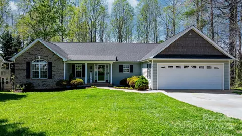 146 Deer Creek Dr, Hudson, NC 28638