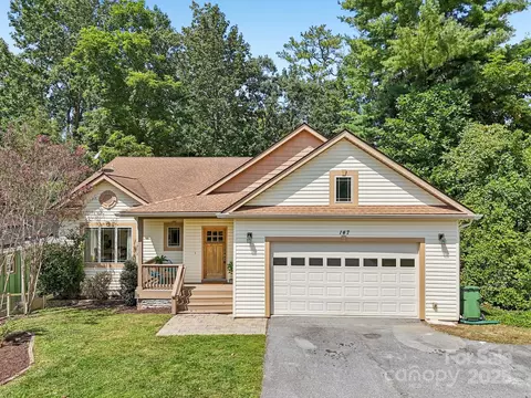 147 Cedar Ln, Arden, NC 28704