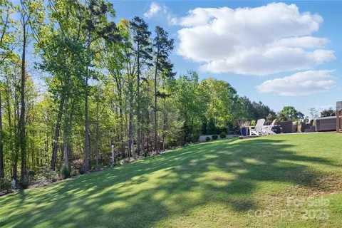 Exterior - 164 Riverstone Dr, Davidson, NC 28036 photo 4 of 6