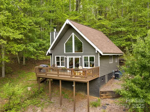 85 Crabapple Cv, Waynesville, NC 28785