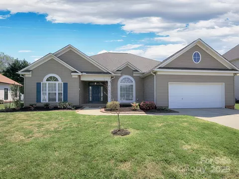 126 Dairy Farm Rd, Mooresville, NC 28115