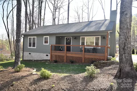515 Twinbrook Ln, Maggie Valley, NC 28751