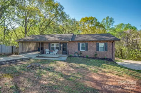176 Cliffside St, Mooresboro, NC 28114