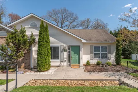 104 Kerlee A St #A, Black Mountain, NC 28711