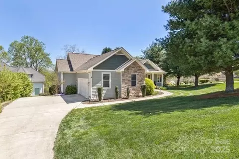 16 Devonshire Dr, Mills River, NC 28759 photo 5