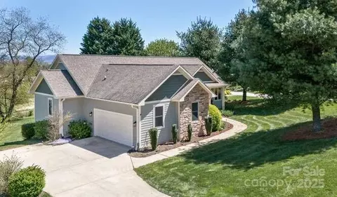 16 Devonshire Dr, Mills River, NC 28759 photo 4