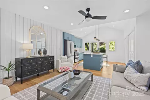 1330 Dean St, Charlotte, NC 28216