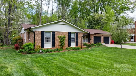 310 N Terrace Pl, Morganton, NC 28655