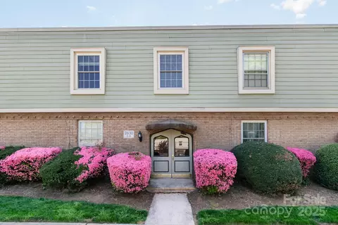 2630 Park H Rd #H, Charlotte, NC 28209