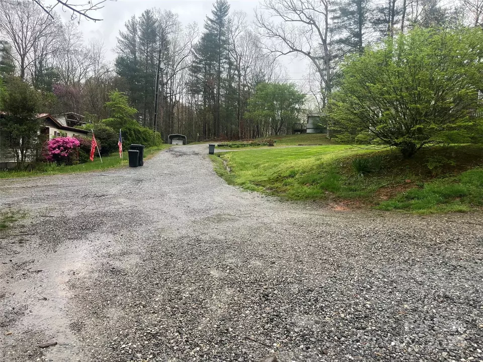  1066 Holbert Rd, Hendersonville, NC 28791 photo 4