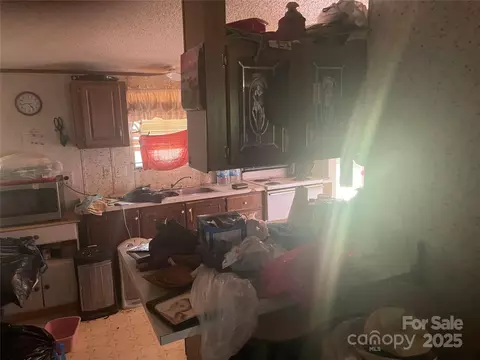 Kitchen - 433 E Geroid St, Salisbury, NC 28144 photo 1 of 2
