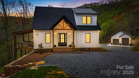 715 Sigogglin Trl, Waynesville, NC 28785