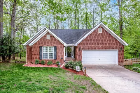 1050 Emerson Dr, Mooresville, NC 28115