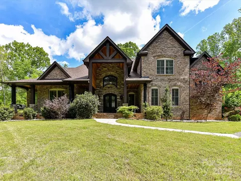 633 Elmhurst Dr, Fort Mill, SC 29715