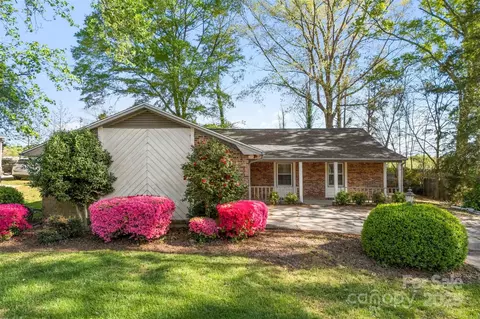 2643 Providence Dr, Gastonia, NC 28052