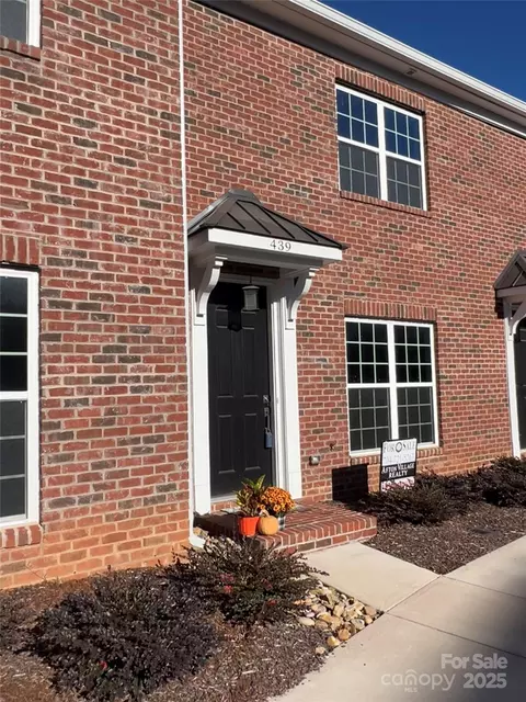 439 Beacon Nw St NW, Concord, NC 28027
