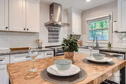1702 Herrin Ave, Charlotte, NC 28205