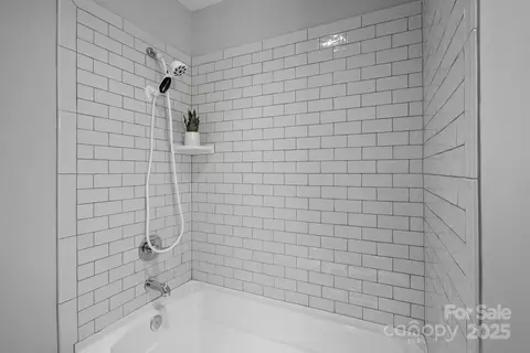 Bath - 911 Naples Dr, Davidson, NC 28036 photo 8 of 8
