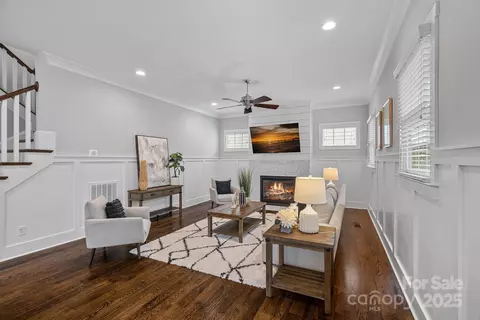 Living - 911 Naples Dr, Davidson, NC 28036 photo 2 of 3