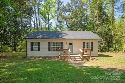 3713 Capricorn Rd, Lancaster, SC 29720