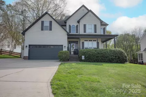 908 Carole Summey Dr, Dallas, NC 28034