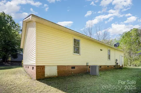 Exterior - 700 Fine Wright Ave, York, SC 29745 photo 3 of 3
