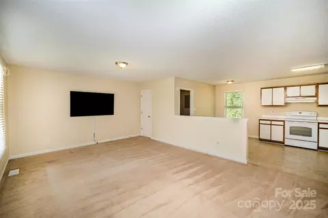 Living - 700 Fine Wright Ave, York, SC 29745 photo 2 of 2