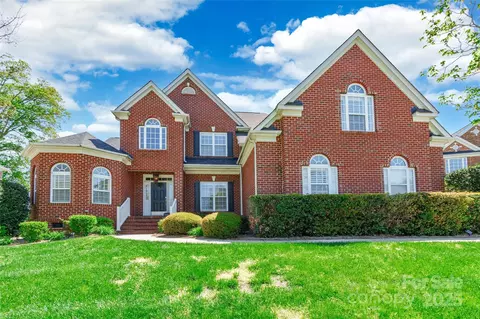 4333 Sawmill Trace Dr, Charlotte, NC 28213