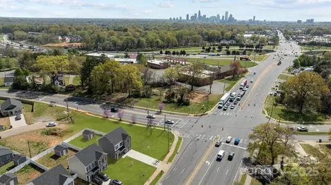 3804 Freedom Dr, Charlotte, NC 28208