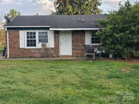 615 Milan E Rd E, Charlotte, NC 28216