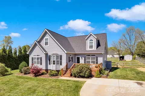 126 Top Flite Dr, Statesville, NC 28677