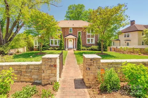 6 N Kensington Rd, Asheville, NC 28804