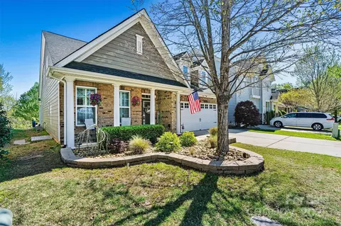152 Blossom Ridge Dr, Mooresville, NC 28117