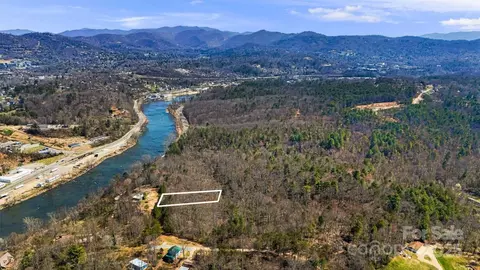 161 Richmond Ridge Rd, Asheville, NC 28806